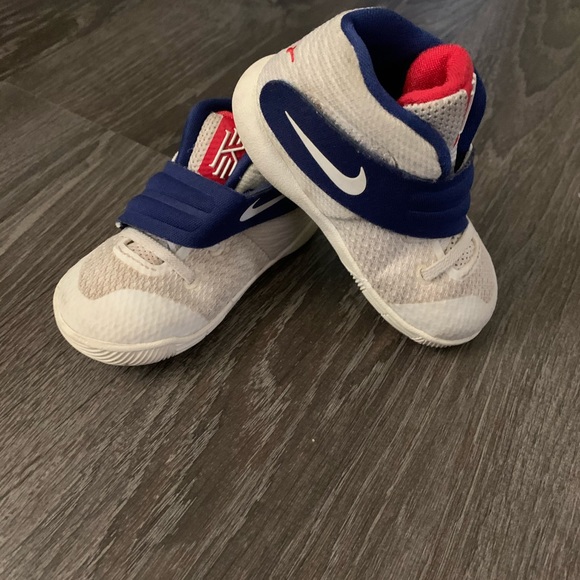 Kyrie 1’s - Picture 2 of 4